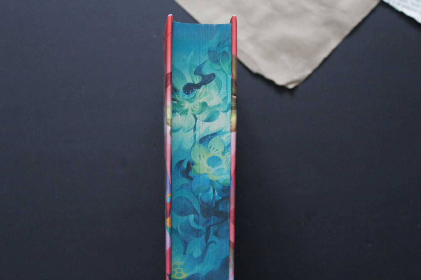 Zhara (Illumicrate Edition)