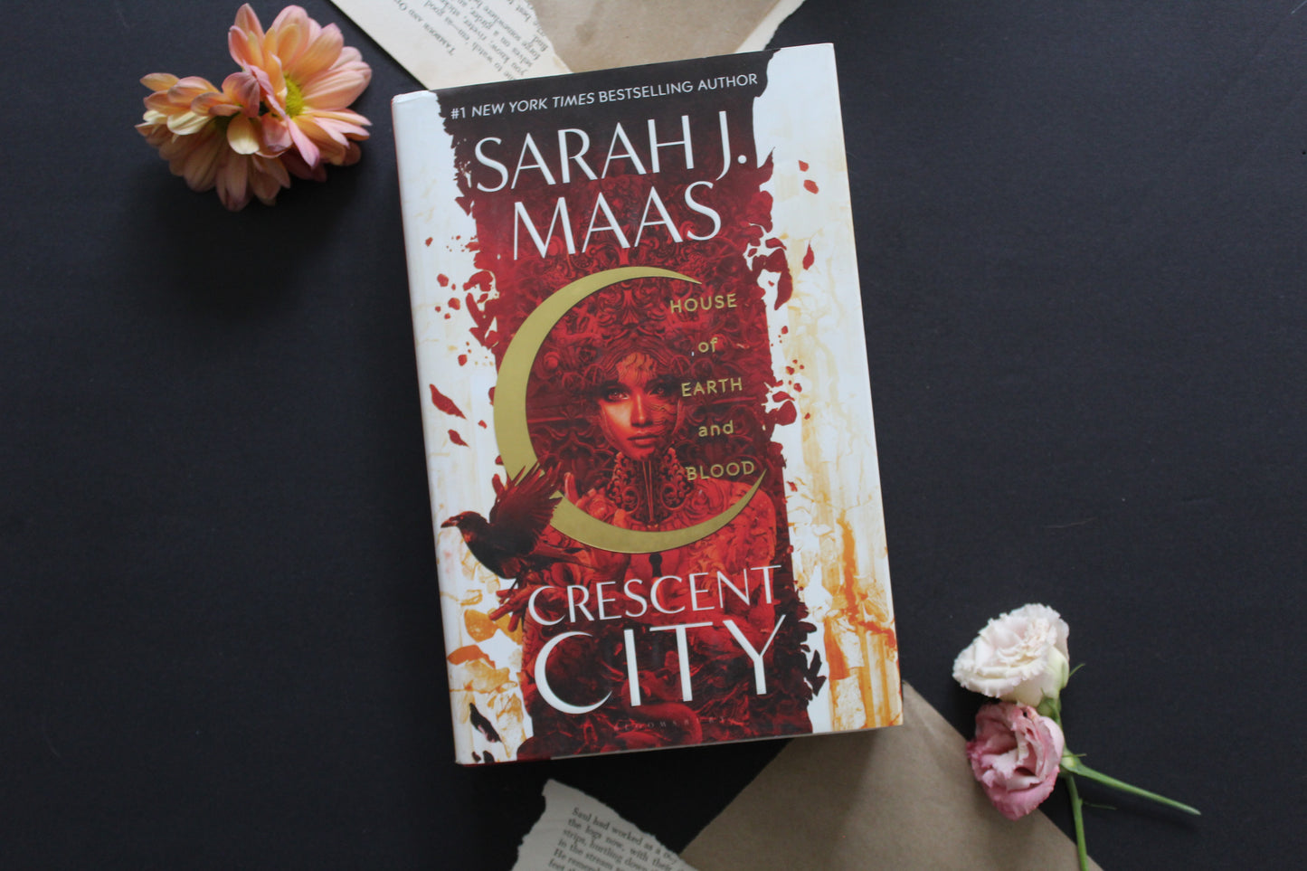 Crescent City #1 - House of Earth and Blood